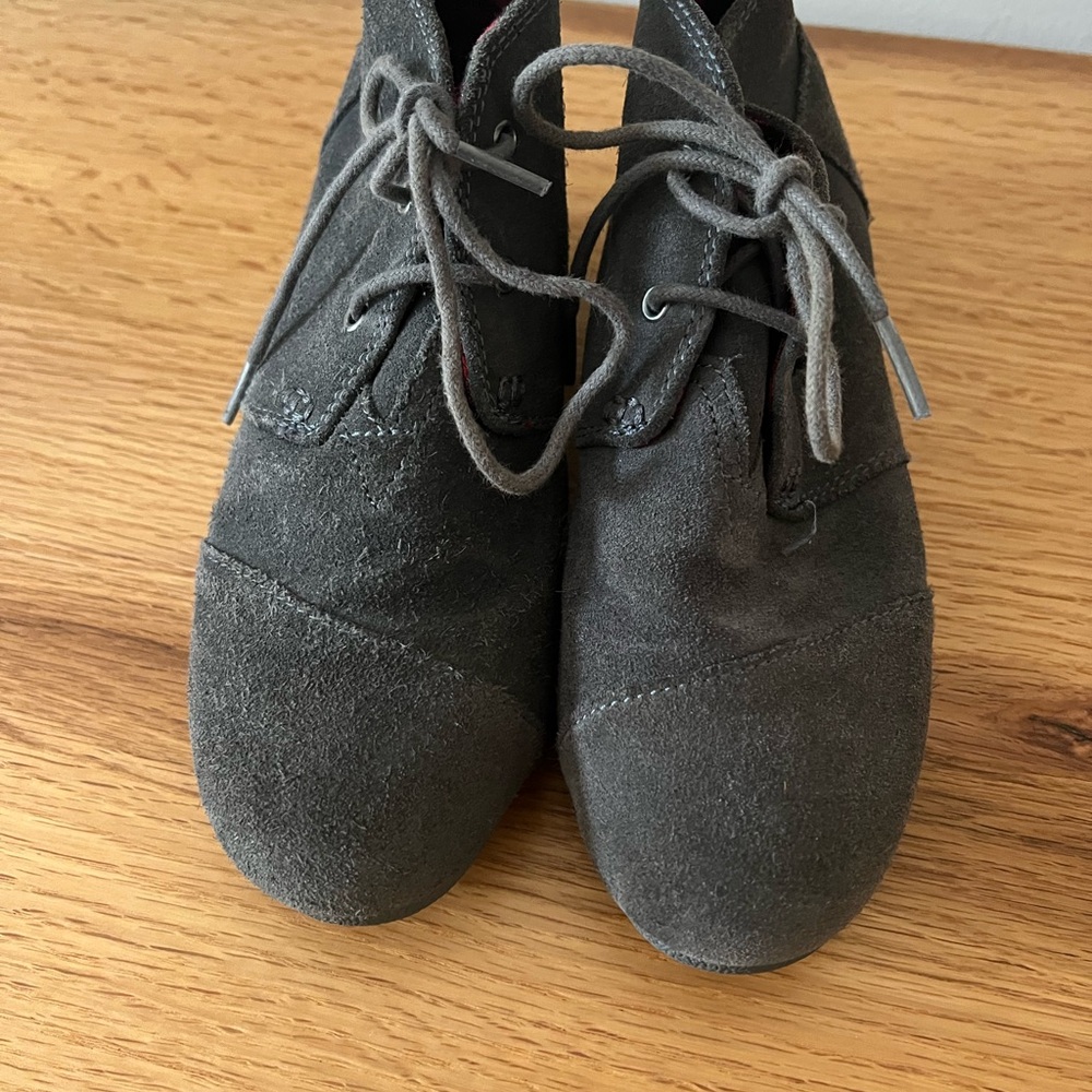 Tom’s Gray Kids Shoes